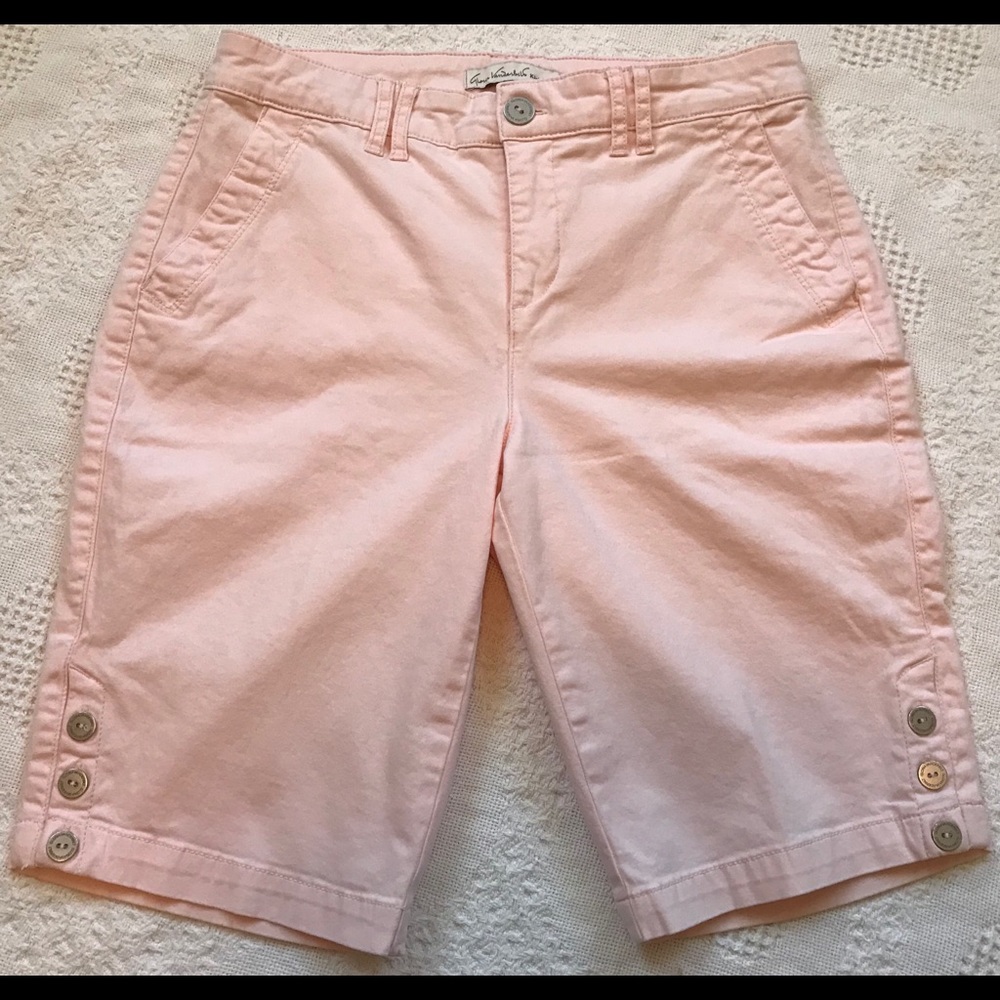 Gloria Vanderbilt light pink, polished trouser/khaki style shorts